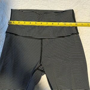 Perfect Condition, Striped Lululemon Leggings, Blk/Wht,  Sz 6